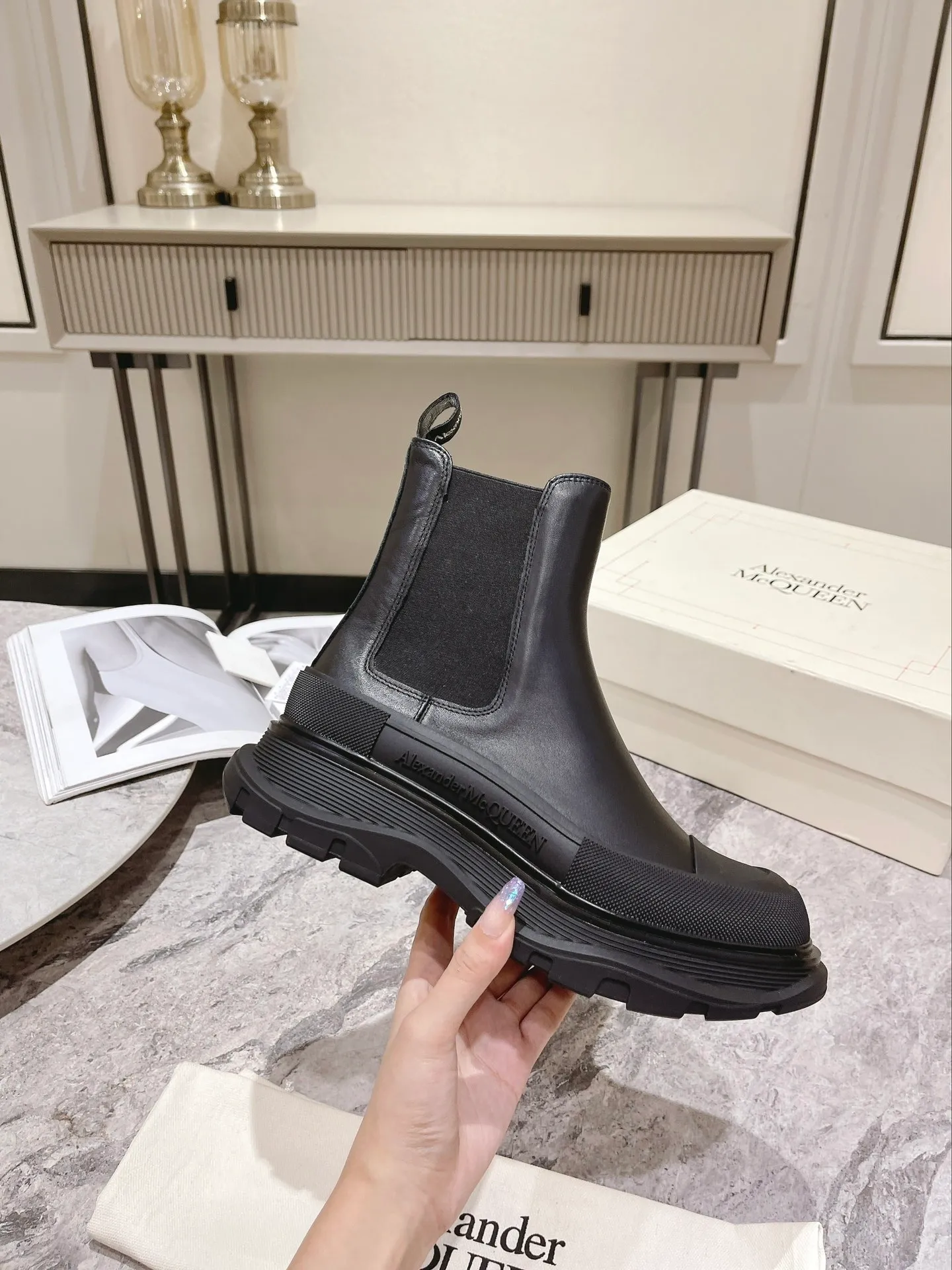 👟👟Ex-factory price 560💰💰The popular ALEXANDER MCQUEEN Alexander McQueen Chelsea boots Original T👟👟Ex-factory price blue black